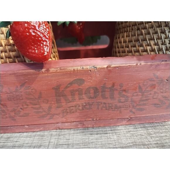 Knotts Strawberry Tote Box Crate Wood Caddy Handle Farmhouse Primitive Rustic - Picture 3 of 7